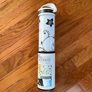 Designer Wall Accents, Flower Floral Swirl peel and stick new NWT